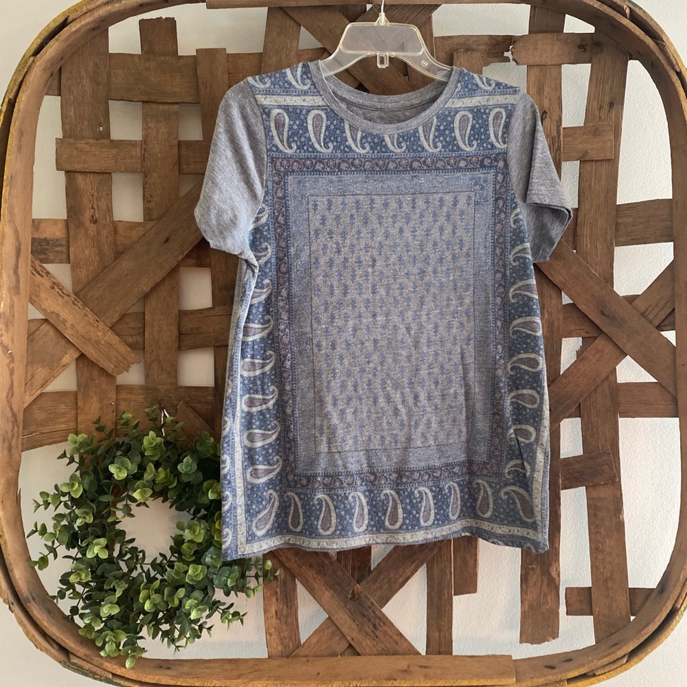 Women’s t-shirt 🤍